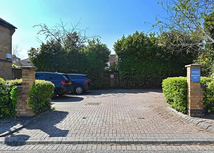 Modern House Near Canary Wharf, Excel, Greenwich London